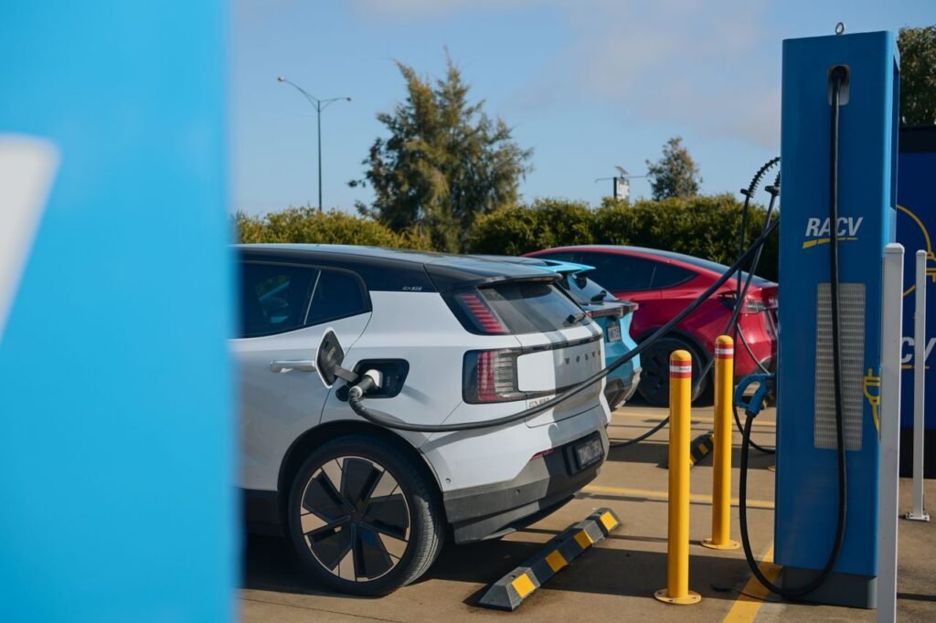 pexels-photo-33083245-33083245 Electric vehicles charging at a RACV station in Barnawartha, VIC, Australia, promoting sustainable transportation.